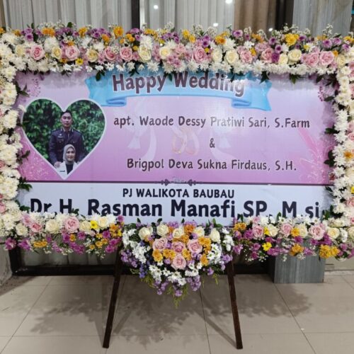 Karangan Bunga Pernikahan sampit King Florist sampit – Sentuhan Elegan untuk Momen Sakra
